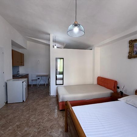 אוריקום Jazoj Family Hotel מראה חיצוני תמונה